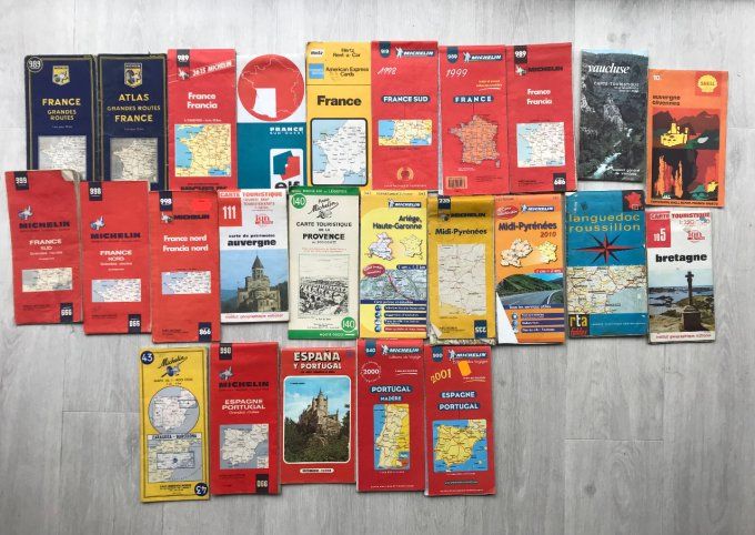 Lot de 25 cartes routières anciennes, France, régions, Portugal et Espagne