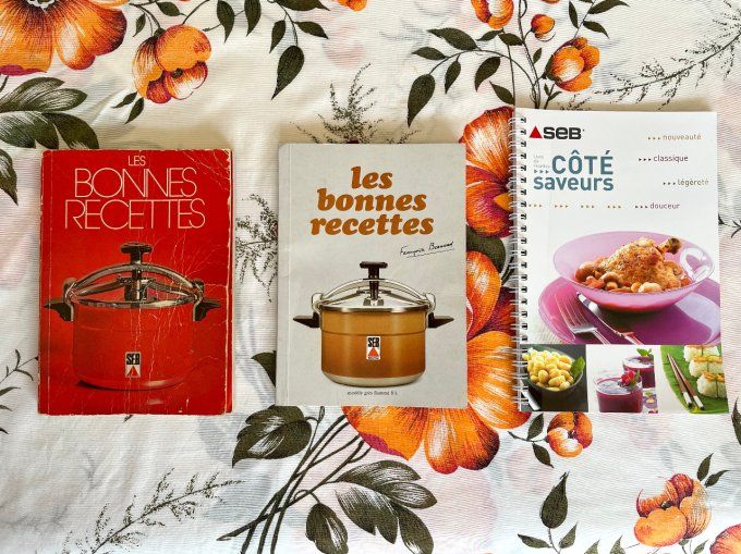 Lot de 3 livres cuisine, recettes pour cocotte minute SEB - Époques 1970, 1980 et 2000