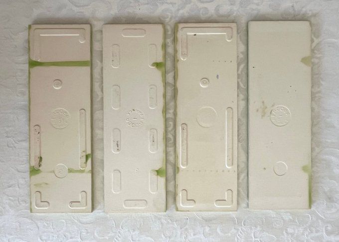 Lot de 4 carreaux de faïence vintage Facoba France, carrelage vert à décor floral
