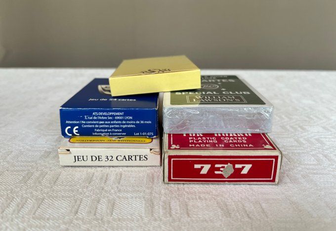Lot de 5 jeux de cartes à jouer, Salers Gentiane, William Lawson's, Dacia et Tu Huang