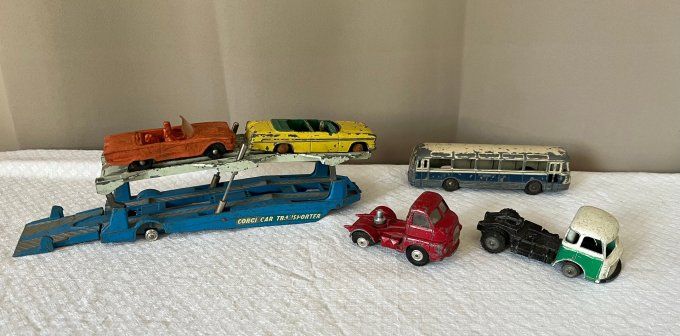 Lot de 6 miniatures de collection, voitures, camions et autocar, anciens