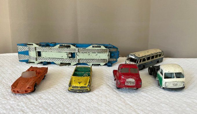 Lot de 6 miniatures de collection, voitures, camions et autocar, anciens