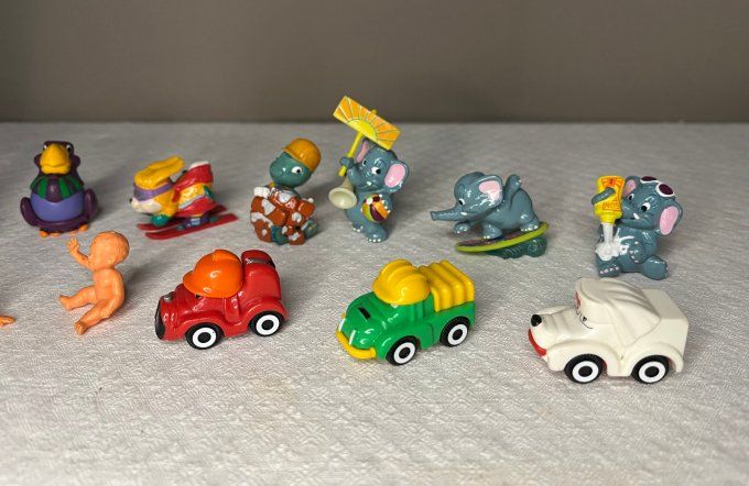Lot de figurines Kinder, divers, vintage