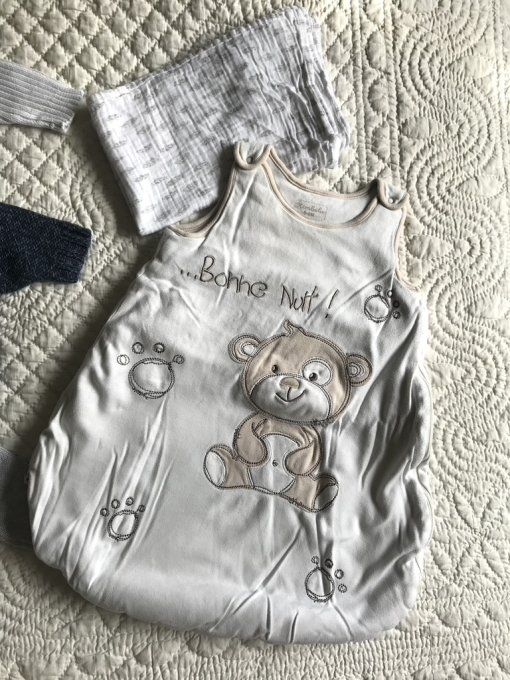 Lot de vêtements 3 mois et nid d'ange,  pour bébé + Dons