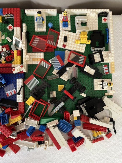 Lot LEGO Vintage,  briques classiques, Town/City, Technic années 80-90, avec figurines et plaques