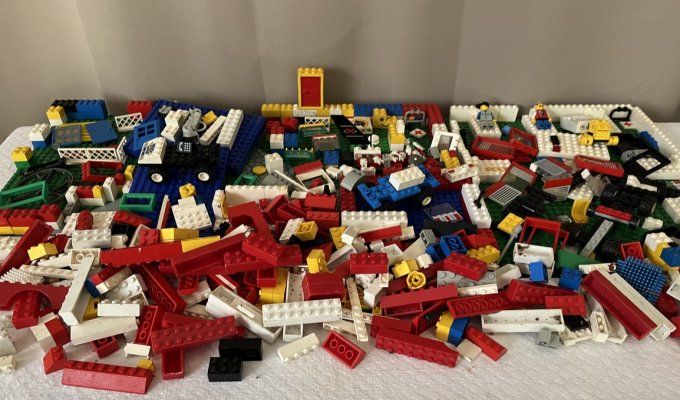 Lot LEGO Vintage,  briques classiques, Town/City, Technic années 80-90, avec figurines et plaques