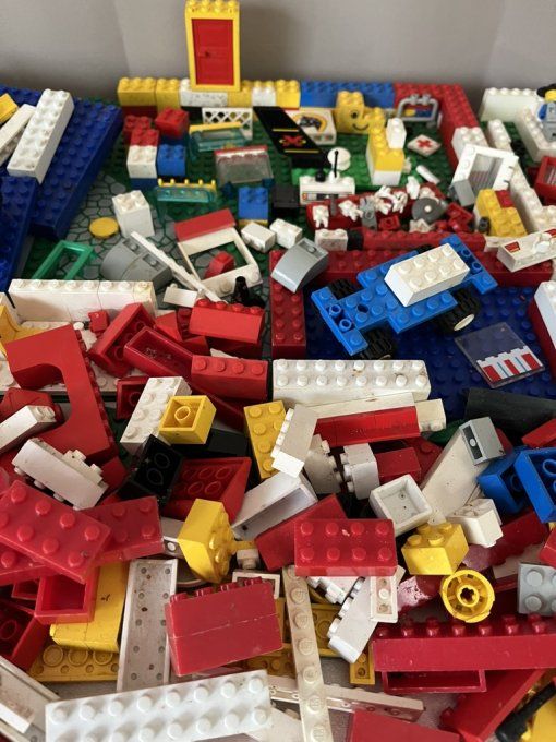 Lot LEGO Vintage,  briques classiques, Town/City, Technic années 80-90, avec figurines et plaques