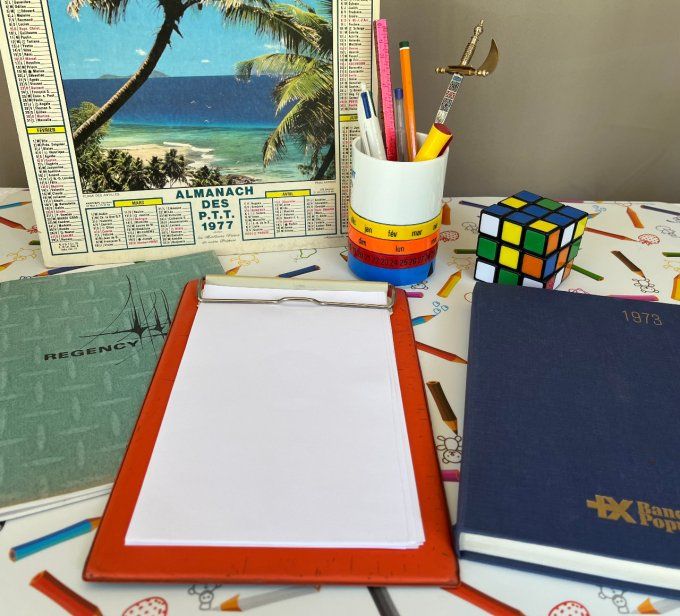 Lot pour bureau vintage, Pot à crayons calendrier perpetuel et porte bloc orange