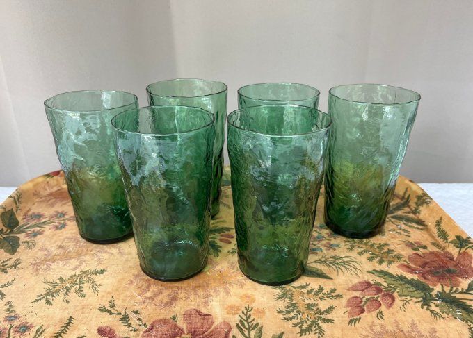 Lots de 6 Verres à boisson haut de style scandinave en verre texturé vert bouteille.