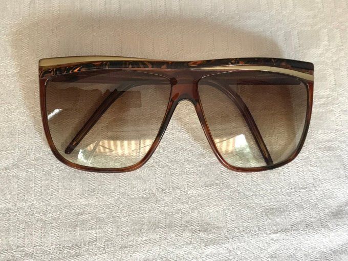 Lunettes de soleil vintage de chez Laura Biagiotti, Italie