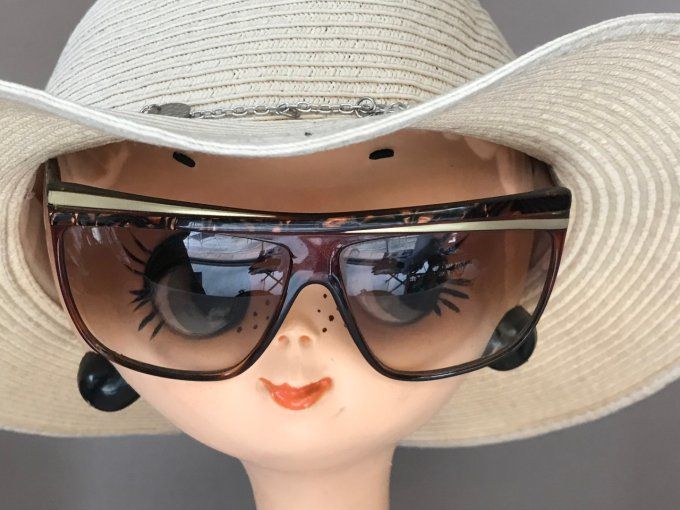 Lunettes de soleil vintage de chez Laura Biagiotti, Italie