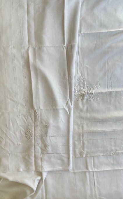 Magnifique drap ancien XL en lin, grand revers avec broderies, monogramme CM
