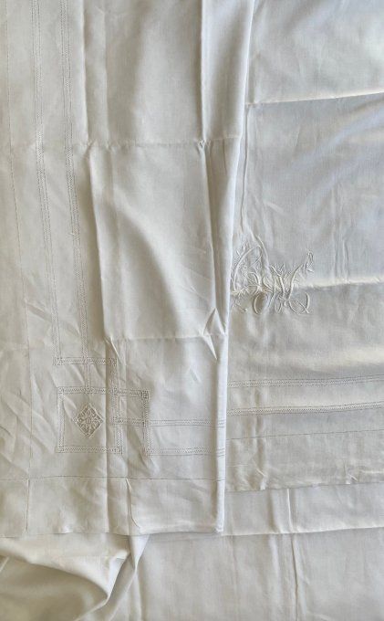 Magnifique drap ancien XL en lin, grand revers avec broderies, monogramme CM