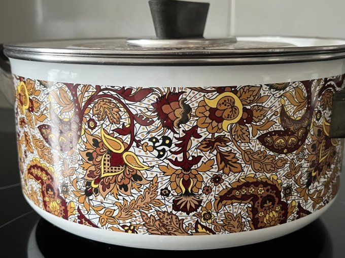 Marmite émaillée avec son couvercle, décor floral marron, vintage