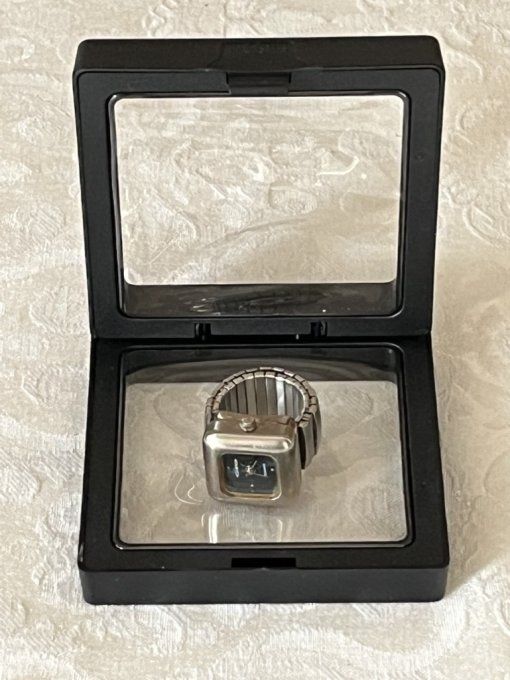 Montre bague vintage OZO à Quartz