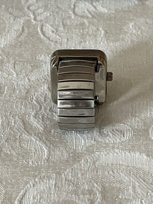 Montre bague vintage OZO à Quartz