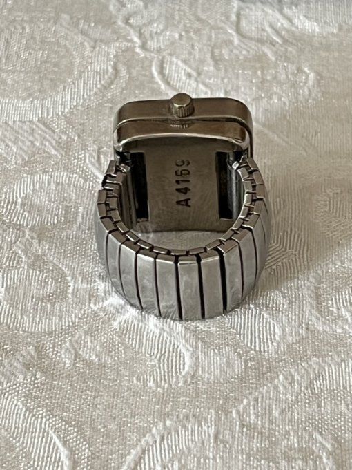 Montre bague vintage OZO à Quartz