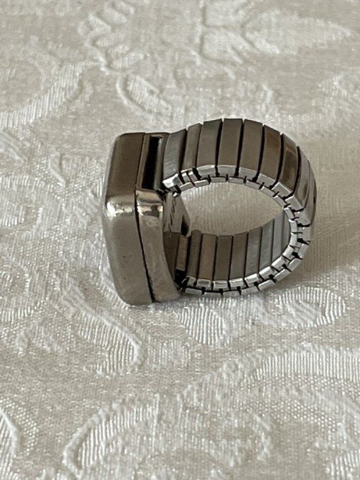 Montre bague vintage OZO à Quartz