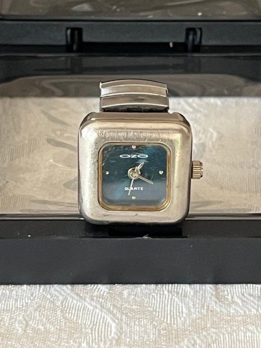 Montre bague vintage OZO à Quartz