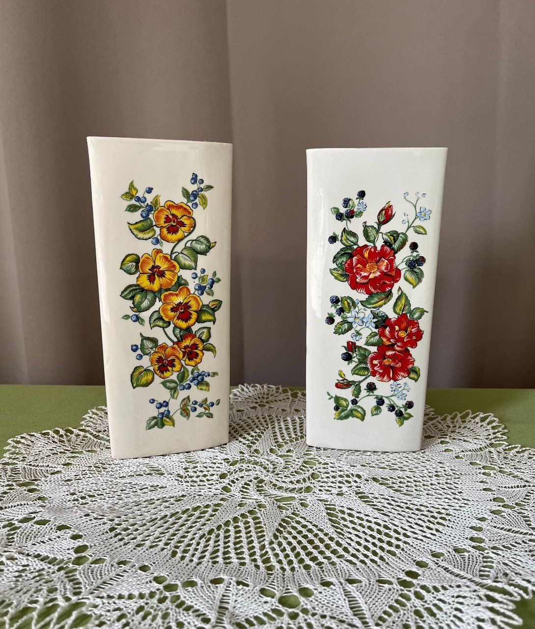 Paire d'Humidificateurs de Radiateur / Vases Décoratifs Vintage en céramique