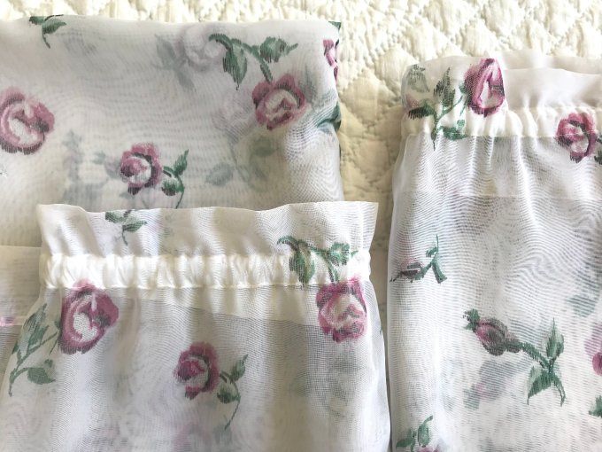 Paire de rideaux vintage, 2 voilages aux motifs de roses