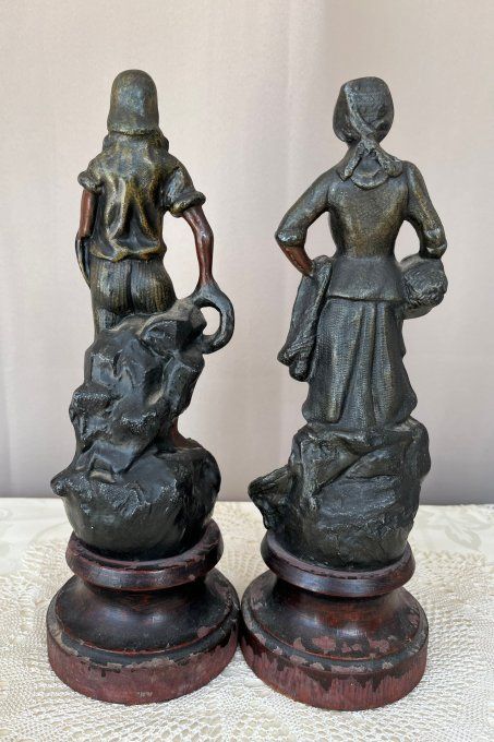 Paire de statues anciennes en régule, Andmeme - Marin Pêcheur et Marchande de poissons