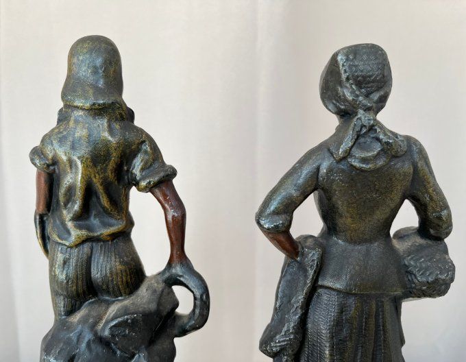 Paire de statues anciennes en régule, Andmeme - Marin Pêcheur et Marchande de poissons