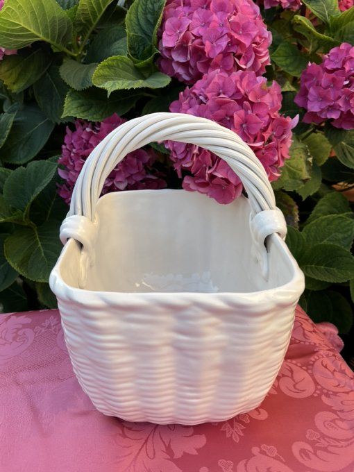Panier, cache pot en céramique blanche imitation osier