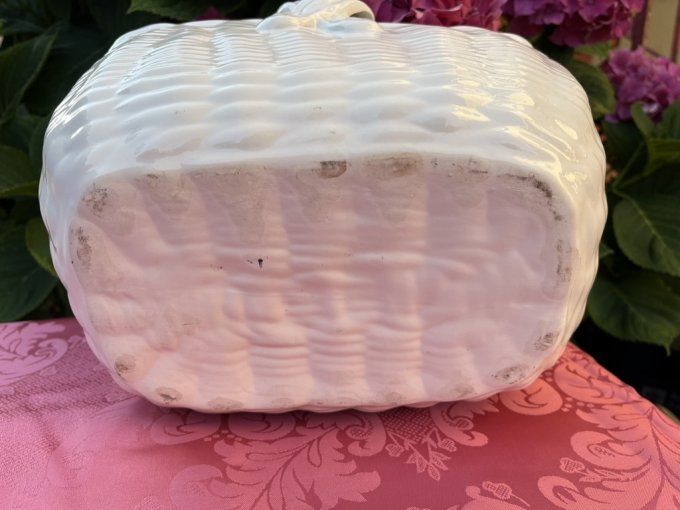 Panier, cache pot en céramique blanche imitation osier
