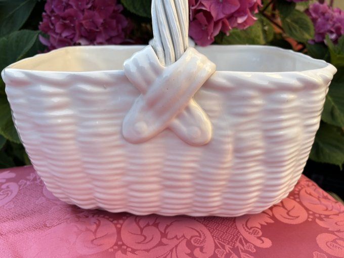 Panier, cache pot en céramique blanche imitation osier