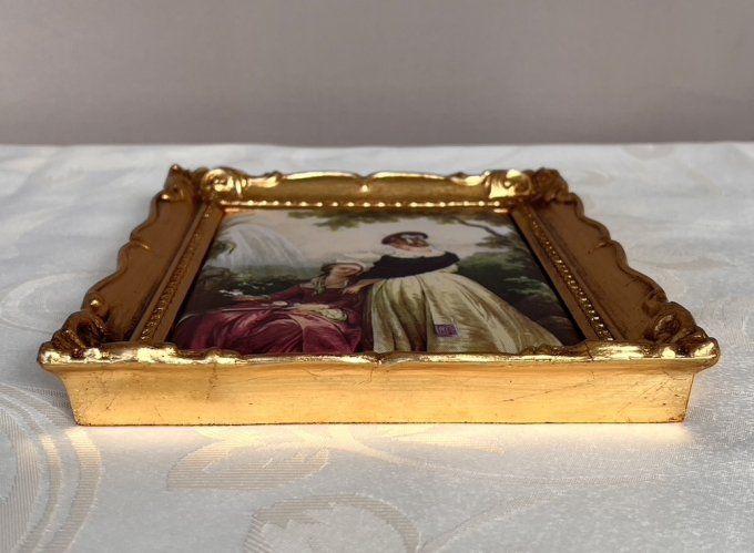 Petit tableau vintage sur soie Jean-Baptiste Hilair La Lecture Cadre bois doré.