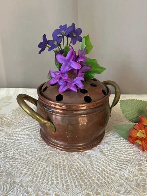 Pique-fleurs ancien en cuivre et laiton