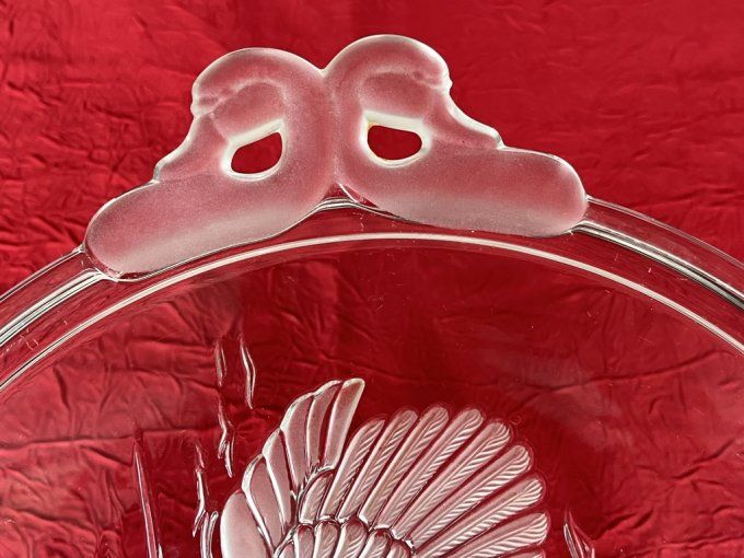 Plat à tarte sur pied en cristal Walter Glass décor Cygnes et Nénuphars