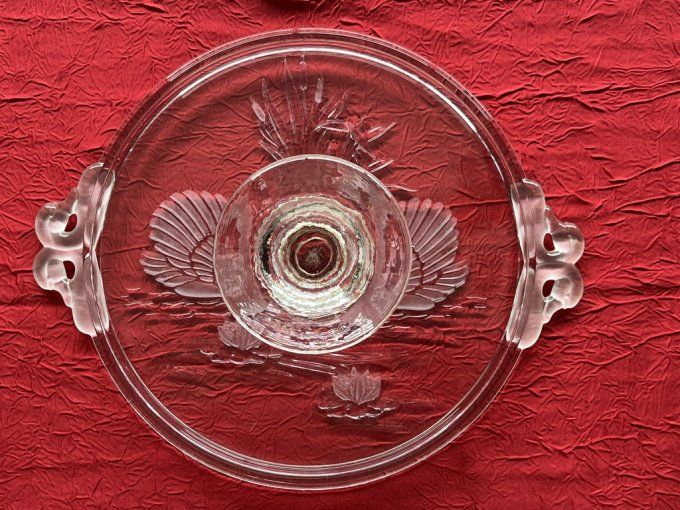 Plat à tarte sur pied en cristal Walter Glass décor Cygnes et Nénuphars