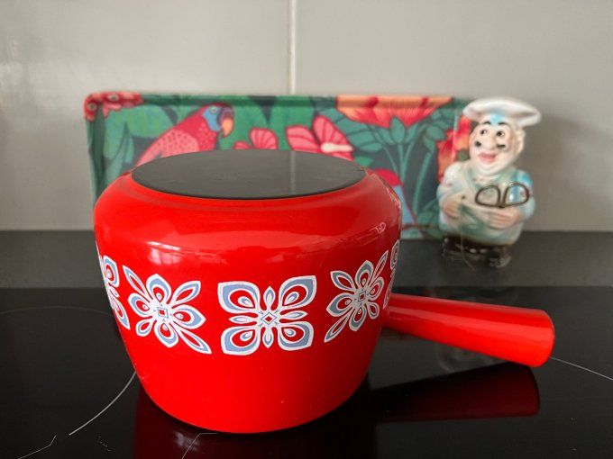 Poelon émaillé, rouge, vintage