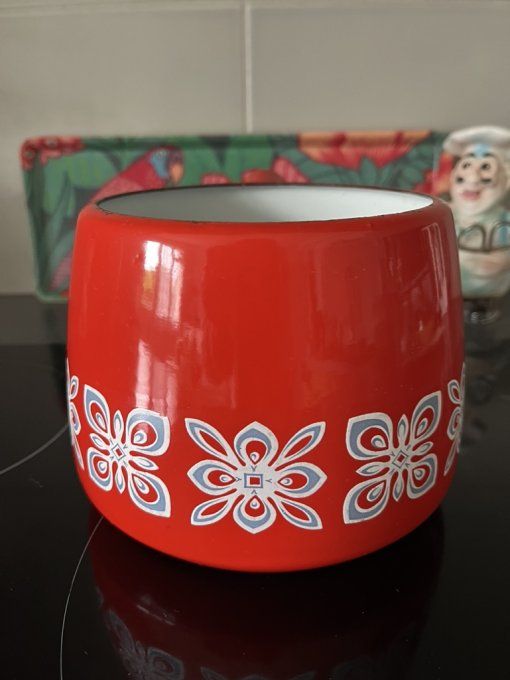 Poelon émaillé, rouge, vintage