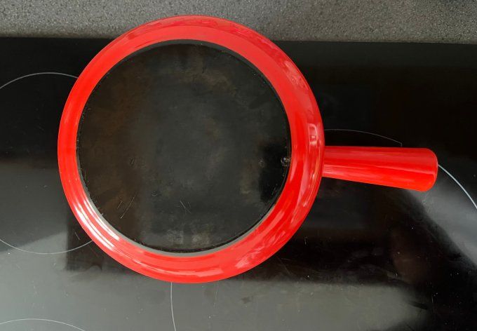 Poelon émaillé, rouge, vintage