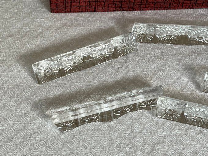 Porte-couteaux ancien en verre taillée