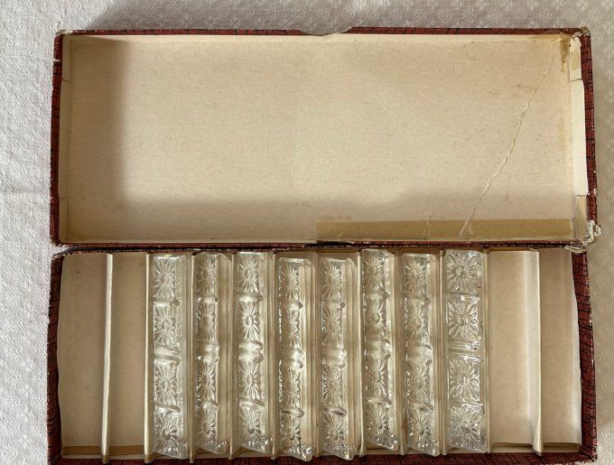 Porte-couteaux ancien en verre taillée
