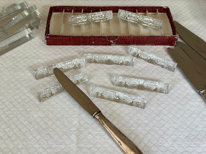 Porte-couteaux ancien en verre taillée