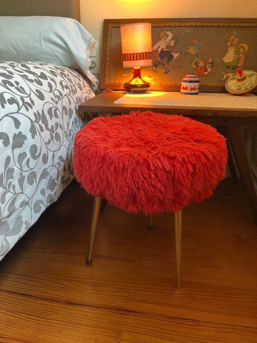 Pouf, tabouret moumoute vintage