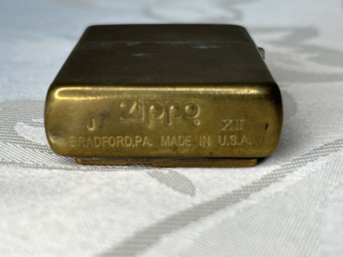 Rare ! Briquet Zippo Harley-Davidson et une illustration d'un loup,  vintage de 1996