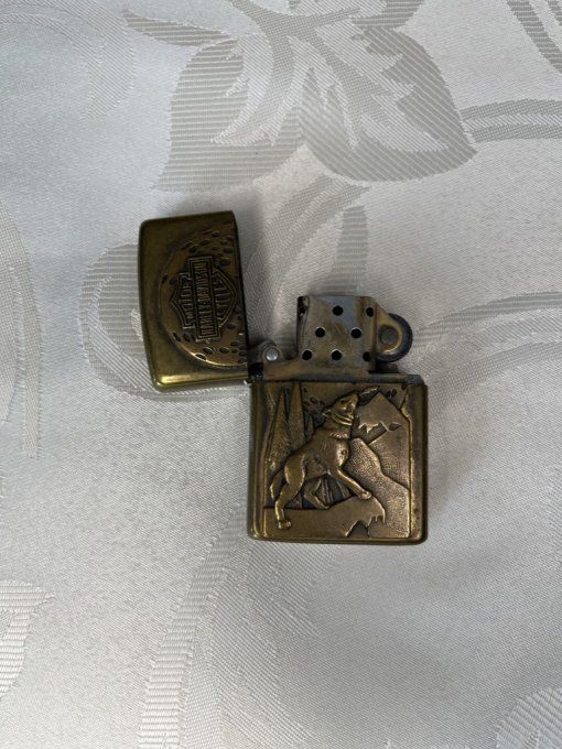 Rare ! Briquet Zippo Harley-Davidson et une illustration d'un loup,  vintage de 1996