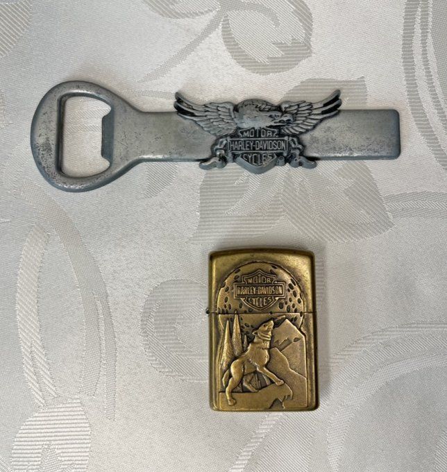 Rare ! Briquet Zippo Harley-Davidson et une illustration d'un loup,  vintage de 1996