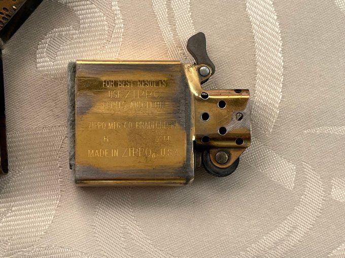 Rare ! Briquet Zippo Harley-Davidson et une illustration d'un loup,  vintage de 1996