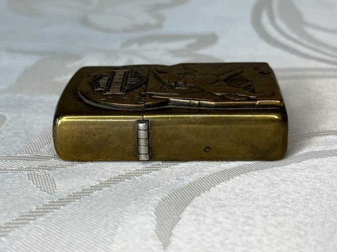 Rare ! Briquet Zippo Harley-Davidson et une illustration d'un loup,  vintage de 1996