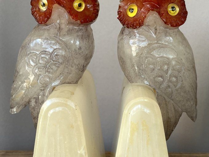 Ravissante Paire de serre-livres vintage hiboux en albâtre et yeux en verre Italie 70s.