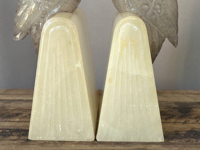 Ravissante Paire de serre-livres vintage hiboux en albâtre et yeux en verre Italie 70s.