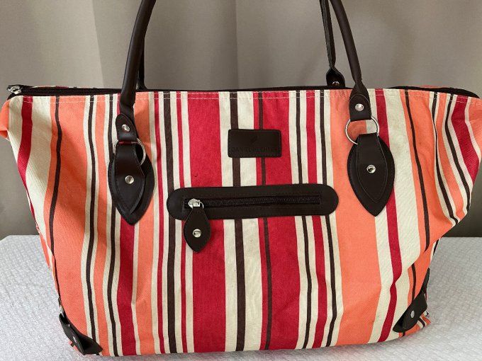 Sac de voyage vintage, Daniel Hechter, Années 80/90, Idéal pour vos week-ends !