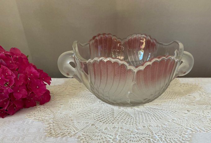 Saladier, coupe à fruits représentant des cygnes, cristal Walther Glass